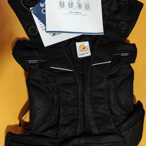 Ergobaby Omni Breeze baby carrier, black and dark blue with patterns