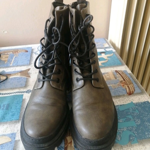 Voi and Noi women's leather boots like new, brown, size 39