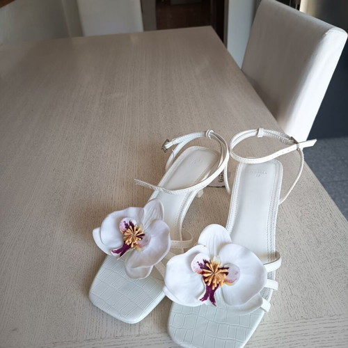 Bershka white sandals size 38, heel height 5.5 cm