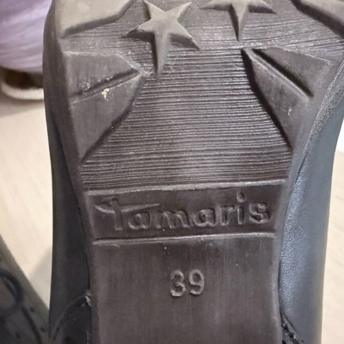 Tamaris leather oxford shoes like new, black size 39 with heel