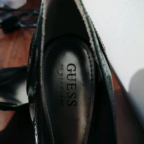 Guess pumps size 39 like new