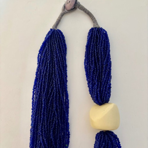 Necklace with electric blue beads like new