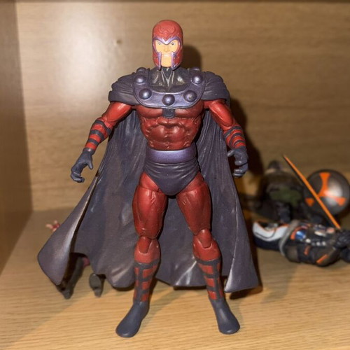 Magneto Marvel Select figure like new