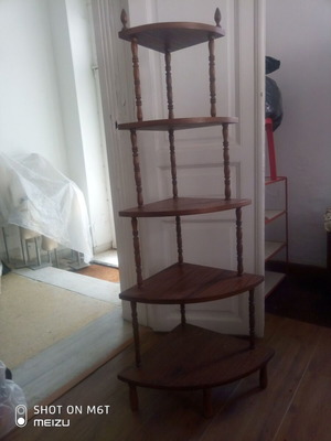 Corner shelf unit like new with 5 shelves