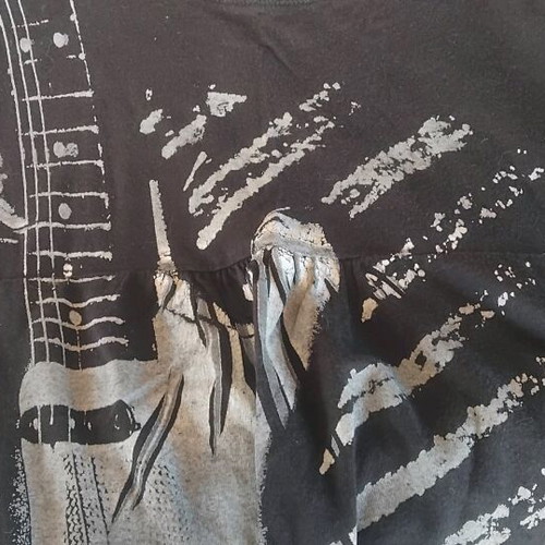 T-shirt with guitar print like new, size M, black