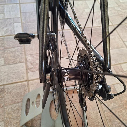 Giant TCR PRO M/L 2023 Road Bike like new, disc brakes