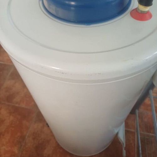 Vertical water heater 80 liters like new, dimensions 85×40 cm