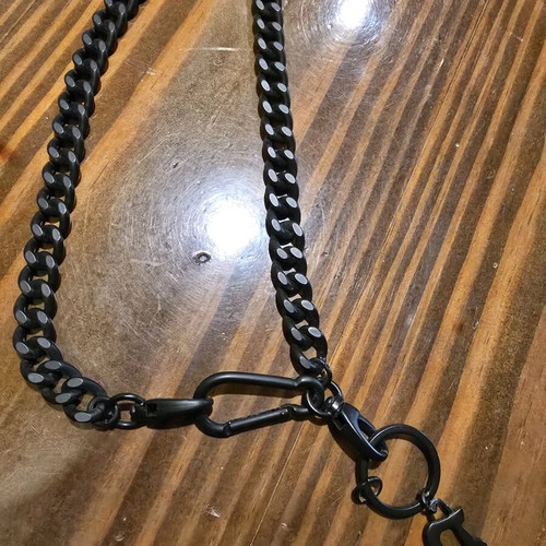 Dondup necklace like new, black