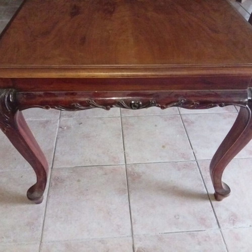 Leontos Antique Table in Like New Condition, Walnut Wood