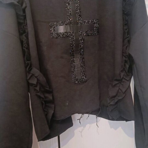 Women's blouse used one size with sleeve details black