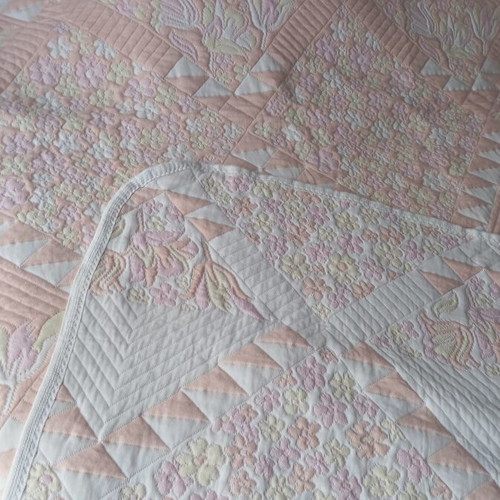 Quilt new, dimensions approx. 2.00 x 2.40 m