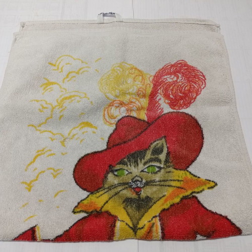 Puss in Boots towel used, medium size
