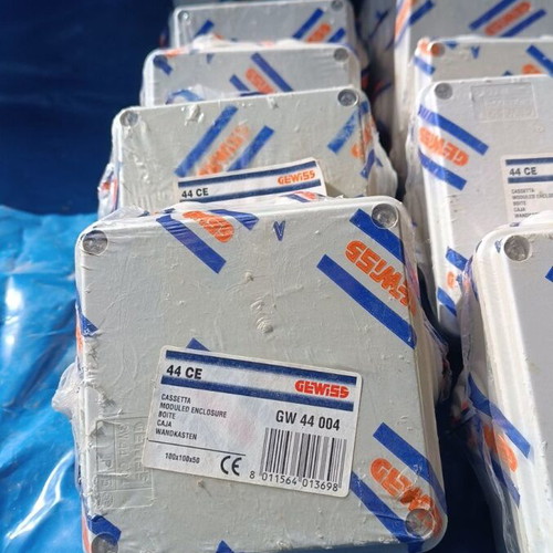 Gewiss junction box 100x100x50 mm new with 6 holes 29 mm IP55