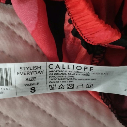 Calliope floral crop top like new, black and red, size S