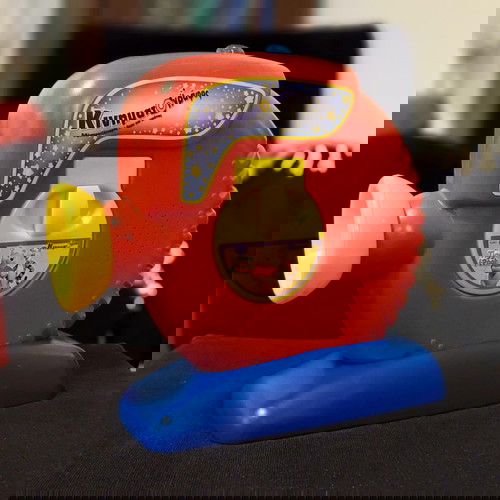 Playful Kids Cinema new with 6 cassettes and remote control