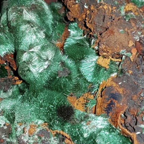 Brochantite like new, fibrous 11×7×6.5 cm