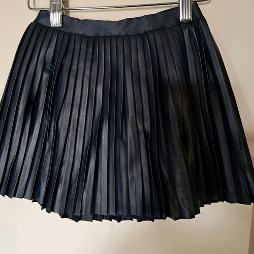 Mayoral girls skirt like new, black, faux leather, age 6, 116 cm