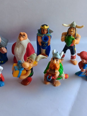 Kinder Asterix figures set of 7, like new