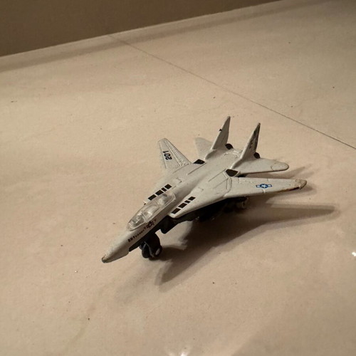 Collectible metal airplanes used, pack of 4 pieces
