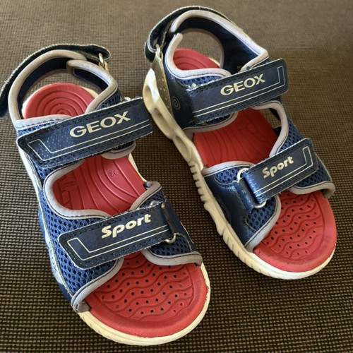 Geox sandals size 32 used with light-up feature, blue