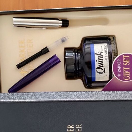 Parker Frontier Fountain Pen Gift Set 1997 new, made in USA