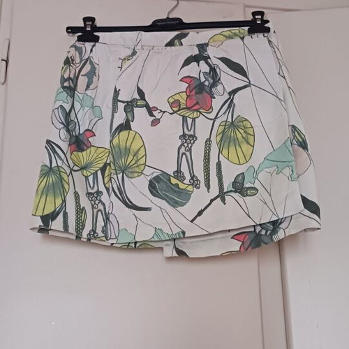 Mini skirt H&M like new with floral pattern, multicolor, size XL