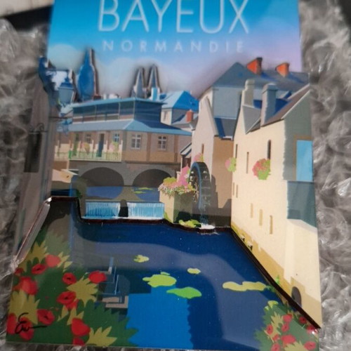 3D souvenir magnet with Bayeux Normandy theme