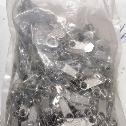 3 zipper rolls and aluminum zippers.. the rolls are about 120 meters and the aluminum ones are 100