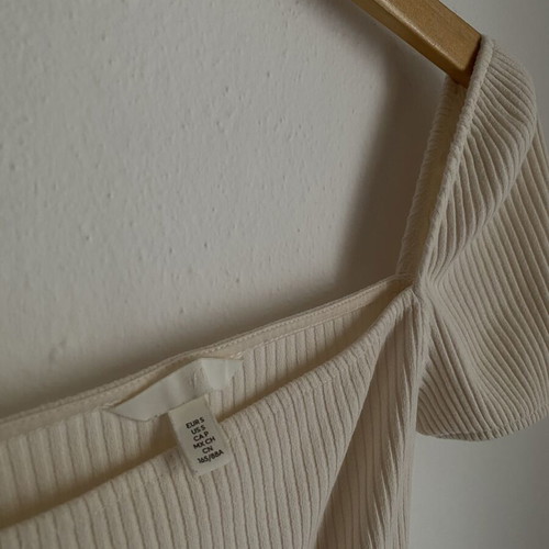 H&M crop top beige like new, square neckline, puff sleeves