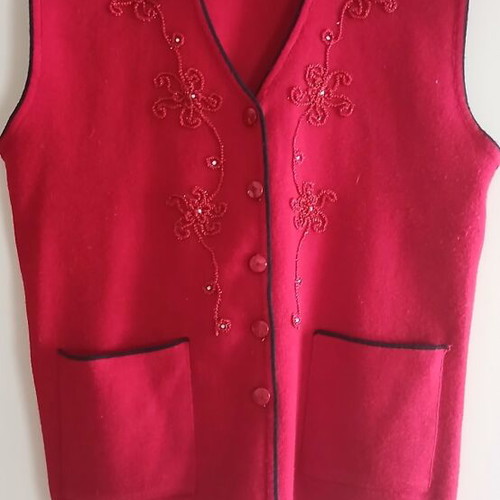 Vintage embroidered red women's vest, like new