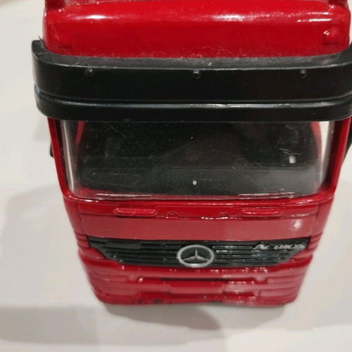 Mercedes toy truck with detachable trailer like new