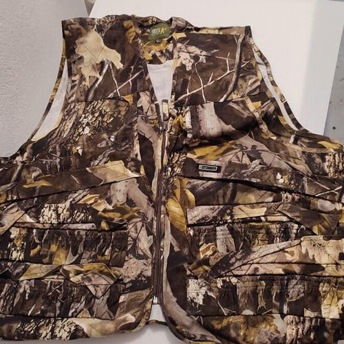 Toxotis hunting vest like new, size XL with 40 cartridge holders