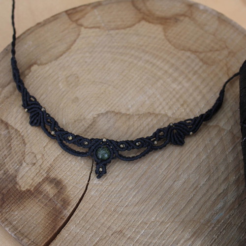 Macrame necklace with black leaf, nephrite gemstone and bronze beads new