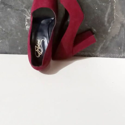 Eleins burgundy pumps size 39 like new
