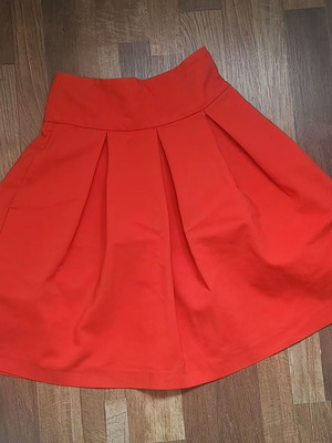 Bsb red high-waisted pleated skirt like new