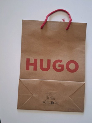 Hugo paper bag new, medium size 22x15x5cm