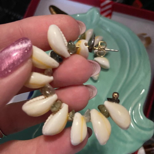 Hoop earrings with shells like new, green stones