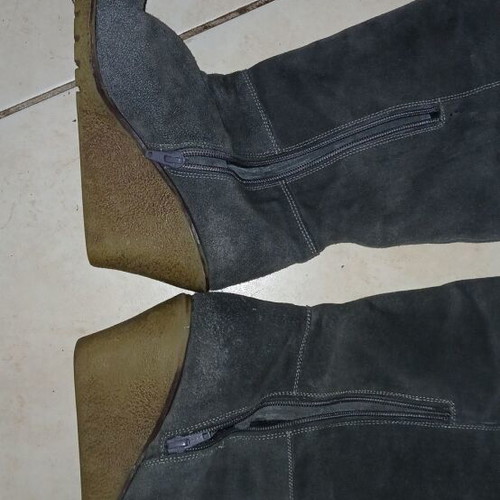 Castor boots used with ester lining and fur