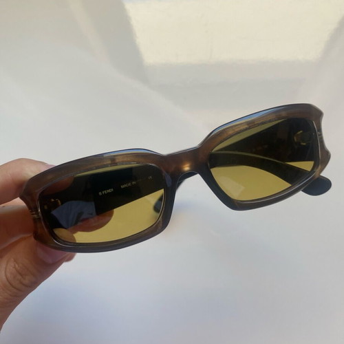 Fendi fs 224 sunglasses used, brown and yellow