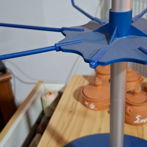 Display stand like new for hanging products