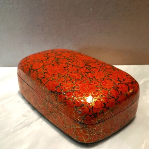 Papier-mâché box like new, vintage from Kashmir