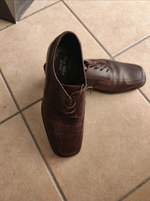 Men's brown scarponi shoes like new, size 42