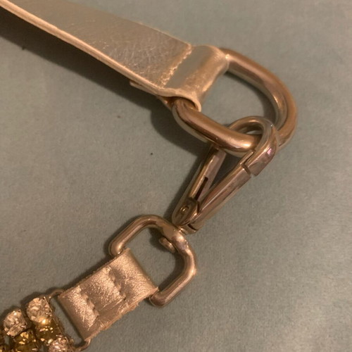 Rococo silver belt with rhinestone strip like new