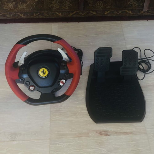 Thrustmaster Ferrari 458 Spider Racing Wheel for Xbox like new