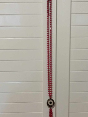 Necklace used, long, red