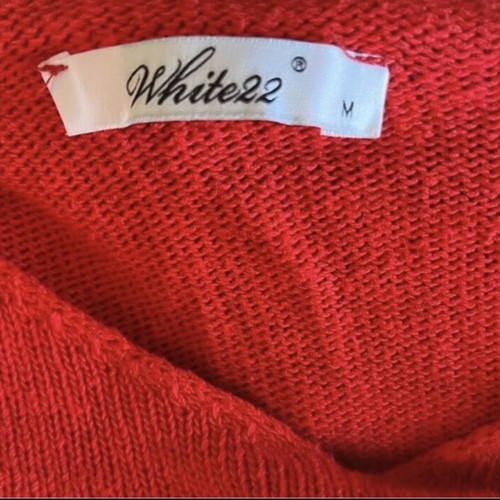 Red wide pullover with V neck like new, size medium
