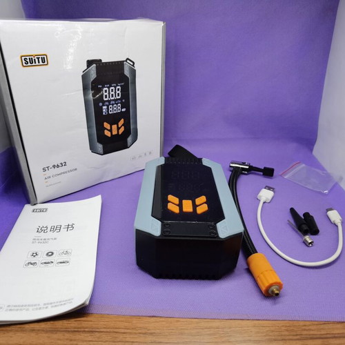 Tire compressor like new with lithium-ion battery and flashlight