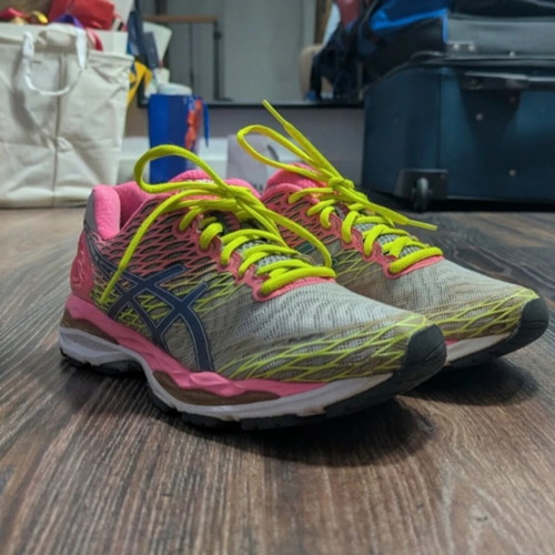 Asics athletic shoes size 40.5 like new, multicolor
