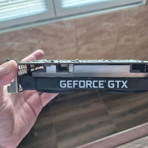 Gainward GeForce GTX 1650 4GB Compact GPU like new, 6 Pin
