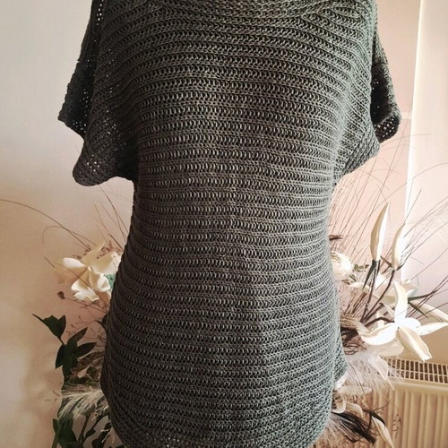 Ralph Lauren blouse like new, khaki linen knit with black belt